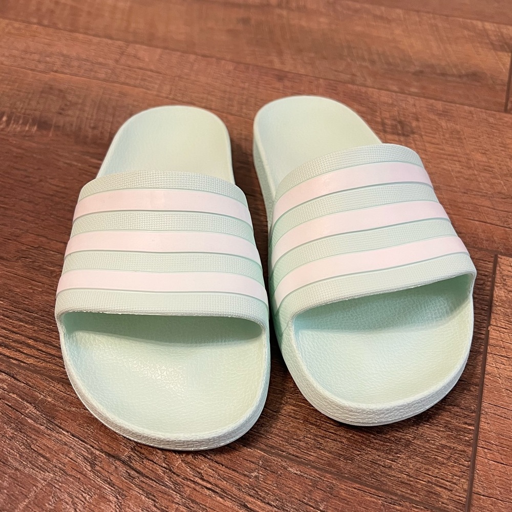 adidas adilette slides - Picture 7 of 11